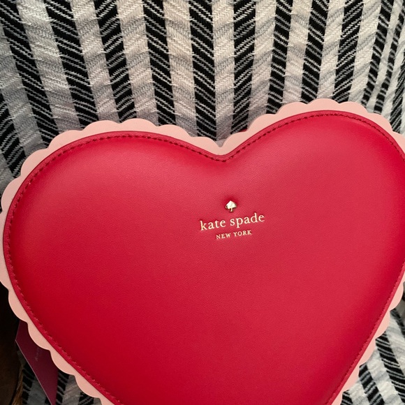 Yours truly Kate spade heart crossbody red multi - Picture 2 of 6
